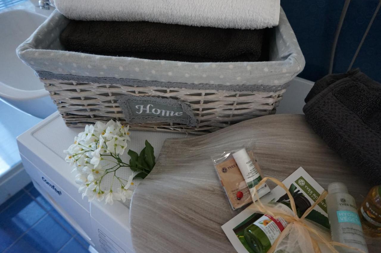A Casa Di Laura B&B Apartments 캄파냐 외부 사진