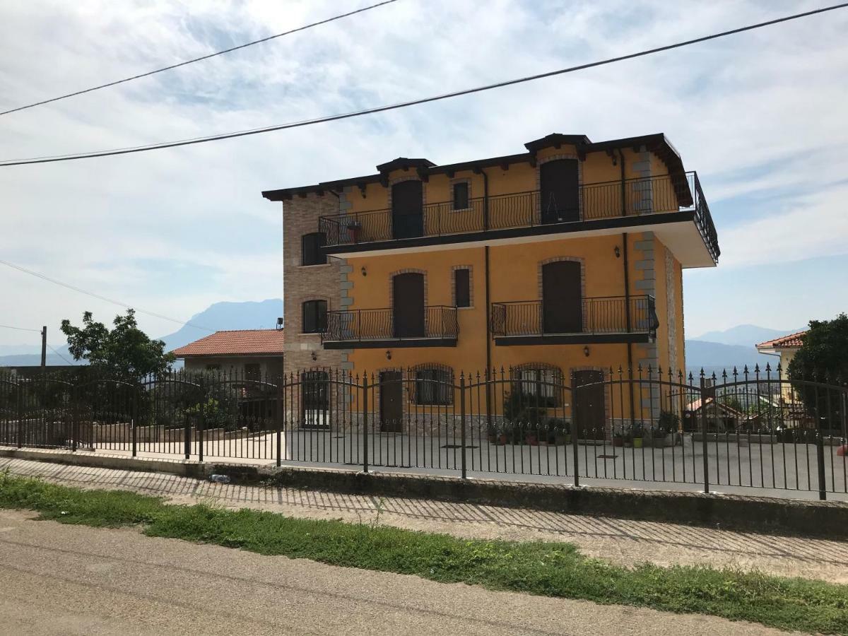 A Casa Di Laura B&B Apartments 캄파냐 외부 사진