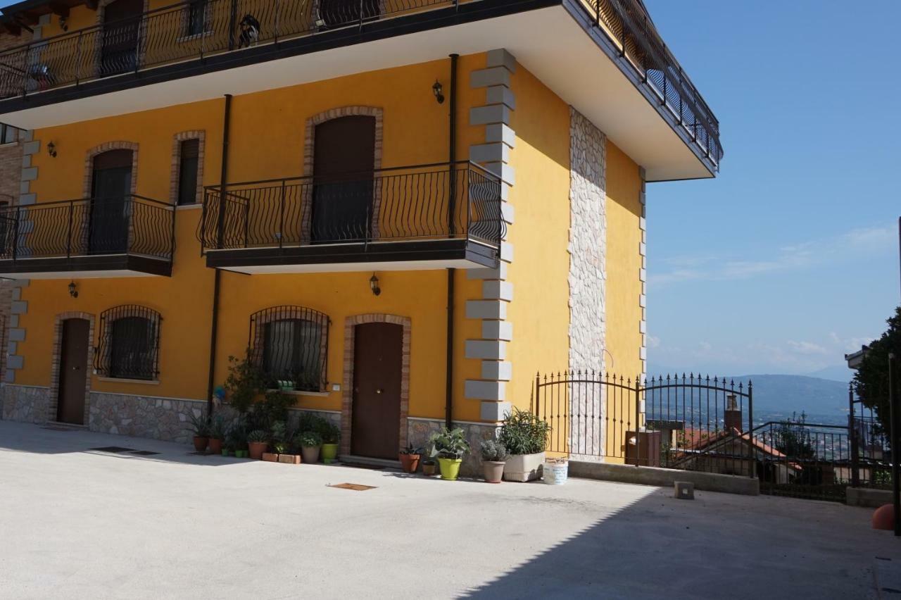 A Casa Di Laura B&B Apartments 캄파냐 외부 사진